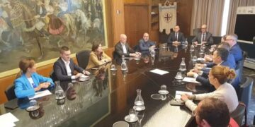 Maggioranza in conclave a Villa Devoto: alta tensione decadenza Todde e assestamento bilancio