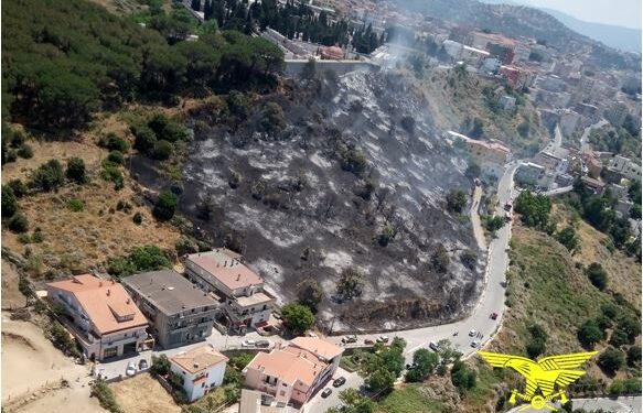 Incubo incendi in Sardegna, solo oggi 36 roghi: 9 i più temuti