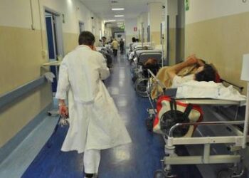 Bene il turismo, male i trasporti, malissimo la sanità: nella Sardegna senza più figli migliorano economia e occupazione