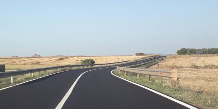 Serrenti, la Sp 56 è stata messa in sicurezza: nuovo asfalto e nuova segnaletica orizzontale nella strada della morte