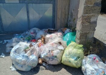 Rifiuti, il secco rimane a terra: protestano i residenti dell’Unione dei Comuni del Campidano