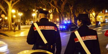 Coltelli, droga, spray urticanti e parcheggiatori: è la Cagliari by night