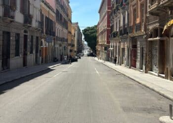 Cagliari, è polemica per la chiusura di via Sassari: “Malviventi di notte e deserto di giorno, siamo in ginocchio”