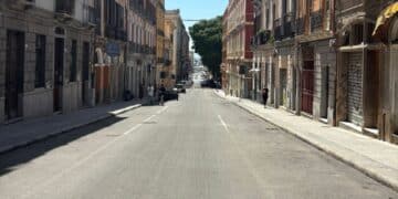 Cagliari, è polemica per la chiusura di via Sassari: “Malviventi di notte e deserto di giorno, siamo in ginocchio”