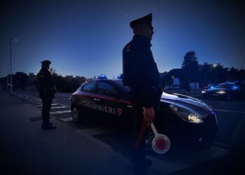 Iglesias, colpisce il padre con un attizzatoio e cerca di strangolarlo: 27enne in arresto per tentato omicidio