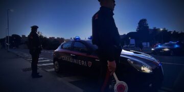 Iglesias, colpisce il padre con un attizzatoio e cerca di strangolarlo: 27enne in arresto per tentato omicidio