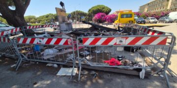 Cagliari, una discarica abusiva anche in piazza dei Centomila