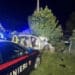 Elude un posto di blocco e travolge una coppia: morto il marito