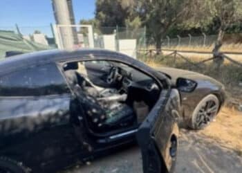 Al Poetto tuffi amari per i bagnanti: scasso con furto ai danni dei veicoli in sosta