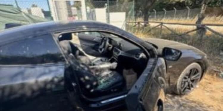 Al Poetto tuffi amari per i bagnanti: scasso con furto ai danni dei veicoli in sosta