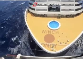 Capo Teulada, incredibile salvataggio di un passeggero a bordo di una nave da crociera