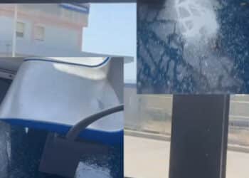 Decimomannu, doccia indesiderata sul bus: “Acqua con cattivo odore, sedili bagnati e pavimento allagato”