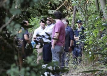 Neonata morta al parco: a pochi metri il corpo di una donna nascosto in un sacco