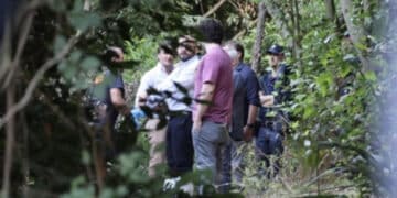 Neonata morta al parco: a pochi metri il corpo di una donna nascosto in un sacco