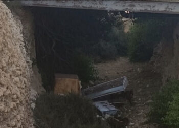 Cagliari, degrado e inciviltà al Castello di San Michele: “Rifiuti abbandonati, resti di picnic ed escrementi ovunque”