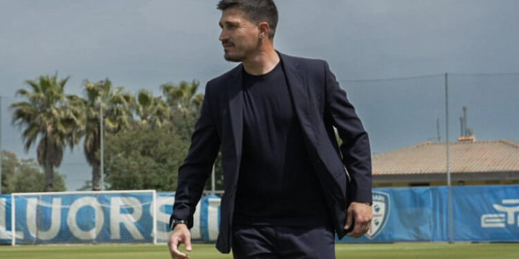 Cagliari, i rossoblù partono dalla Domus: primo incontro di stagione con la Fiorentina