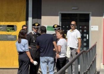 Orrore in ospedale: feto ritrovato nel cestino del bagno