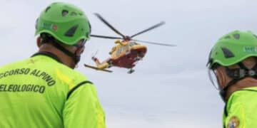 Tragedia in montagna: escursionista precipita per 100 metri e muore durante una ferrata