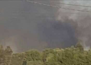 Villasor lambita dalle fiamme: un vasto incendio in atto da due ore, pericolo per molte abitazioni e diverse aziende agricole