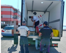 Trasporto illegale di surgelati, la polizia sequestra merce destinata alla ristorazione in Costa Smeralda