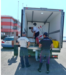 Trasporto illegale di surgelati, la polizia sequestra merce destinata alla ristorazione in Costa Smeralda
