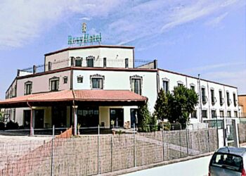 Sanluri, vandali e ladri fanno crollare il prezzo del Rosy Hotel