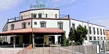 Sanluri, vandali e ladri fanno crollare il prezzo del Rosy Hotel