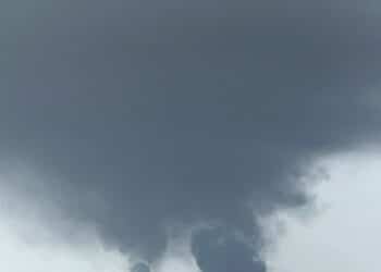 “Aria inquinata a Sarroch”, la protesta dei residenti arriva al Comune