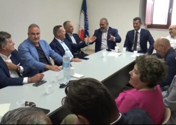 Il centrodestra si prepara alle regionali e cerca il candidato presidente per la Sardegna: “Con Todde un anno disastroso”