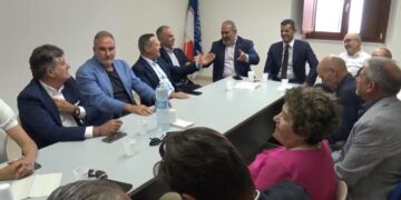 Il centrodestra si prepara alle regionali e cerca il candidato presidente per la Sardegna: “Con Todde un anno disastroso”