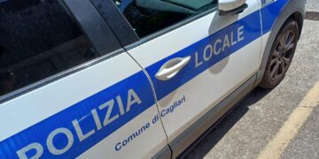 Cagliari, emergenza sicurezza: maxi rissa fra algerini in piazza Matteotti con urla, calci e spintoni