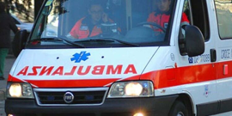 Falciato da un’auto in corsa a Carbonia: grave un ciclista