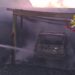 Selargius, paura in una casa di via Parigi: un’auto va in fiamme all’interno di un box privato