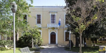 Teulada, sciabolate dall’opposizione: “La giunta tradisce gli impegni presi sul passaggio alla provincia del Sulcis”