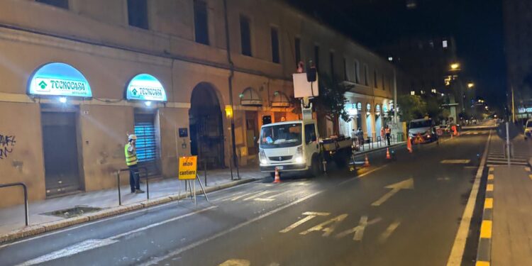 Cagliari, momenti di tensione in Viale Bonaria: crollano dei cavi, marciapiede off-limits