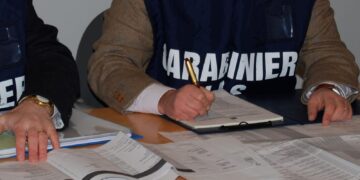 Pirri, gravi carenze igienico-sanitarie e vendita di prodotti scaduti: chiuso un supermercato