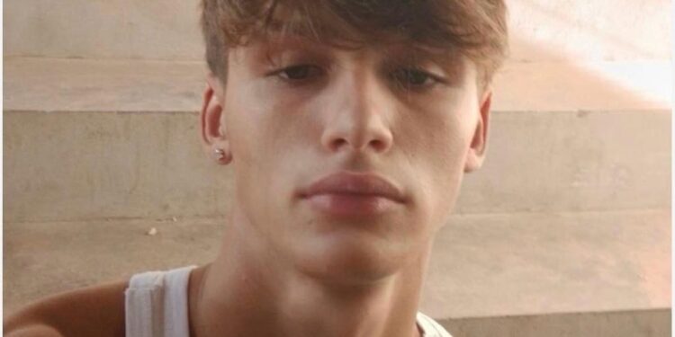 Cagliari, focus sugli amici che erano con Mariano a Su Siccu: lasciato solo e morto in mare nella notte a 16 anni