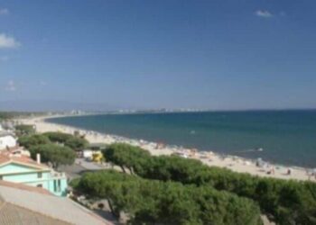 Solarussa prega per il suo giovane concittadino 14enne ancora grave dopo un tuffo in mare