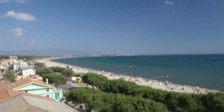 Solarussa prega per il suo giovane concittadino 14enne ancora grave dopo un tuffo in mare