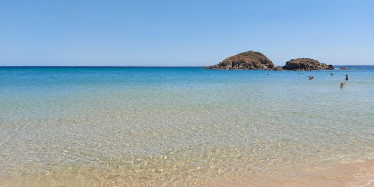 Il mare più bello d’Italia è a Domus de Maria, la Sardegna è la regina dell’estate