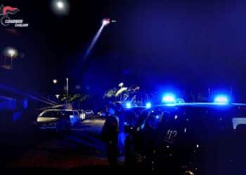 Tentato omicidio nel sabato notte a Cagliari, volano coltellate: totale emergenza sicurezza nel centro storico