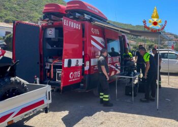 Arbus, resta incastrata nell’ auto su una scarpata: il salvataggio di Maria Bonaria Onnis
