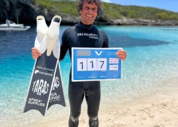 117 metri in apnea: nuovo record italiano per il sardo Davide Carrera alle Bahamas