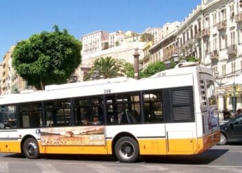Mezzi pieni e corse ridotte: ‘Dalle 6 alle 8 servono autobus snodati sulla tratta Assemini-Cagliari'”