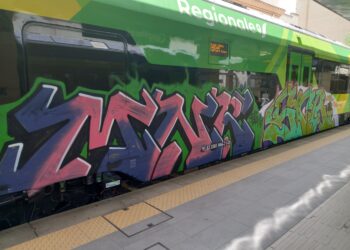 Cagliari, un nuovo convoglio già vandalizzato dai graffitari