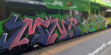 Cagliari, un nuovo convoglio già vandalizzato dai graffitari