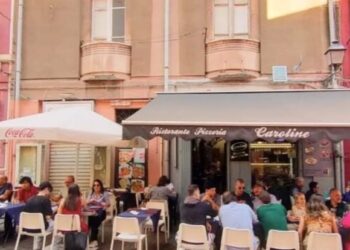 Cagliari, spedizioni di droga a domicilio e guerra tra pizzerie: retroscena shock dietro i 5 clamorosi arresti