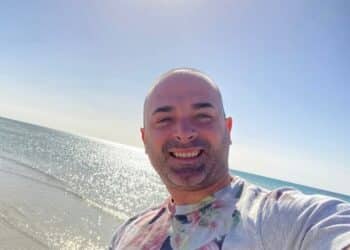 Domani a Quartu i funerali di Roberto Cabras: l’addio al 44enne mentre si cerca la verità