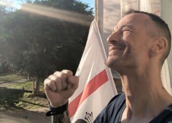 Addio a Mirko Piras, 50 anni, attraverso i suoi video ha raccontato la lotta contro la leucemia