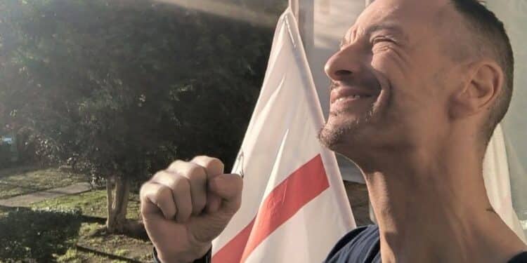 Addio a Mirko Piras, 50 anni, attraverso i suoi video ha raccontato la lotta contro la leucemia